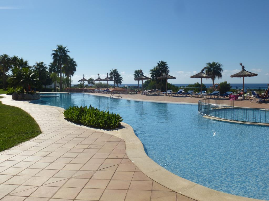 Apartamentos Mar Blau Son Bou Exterior photo
