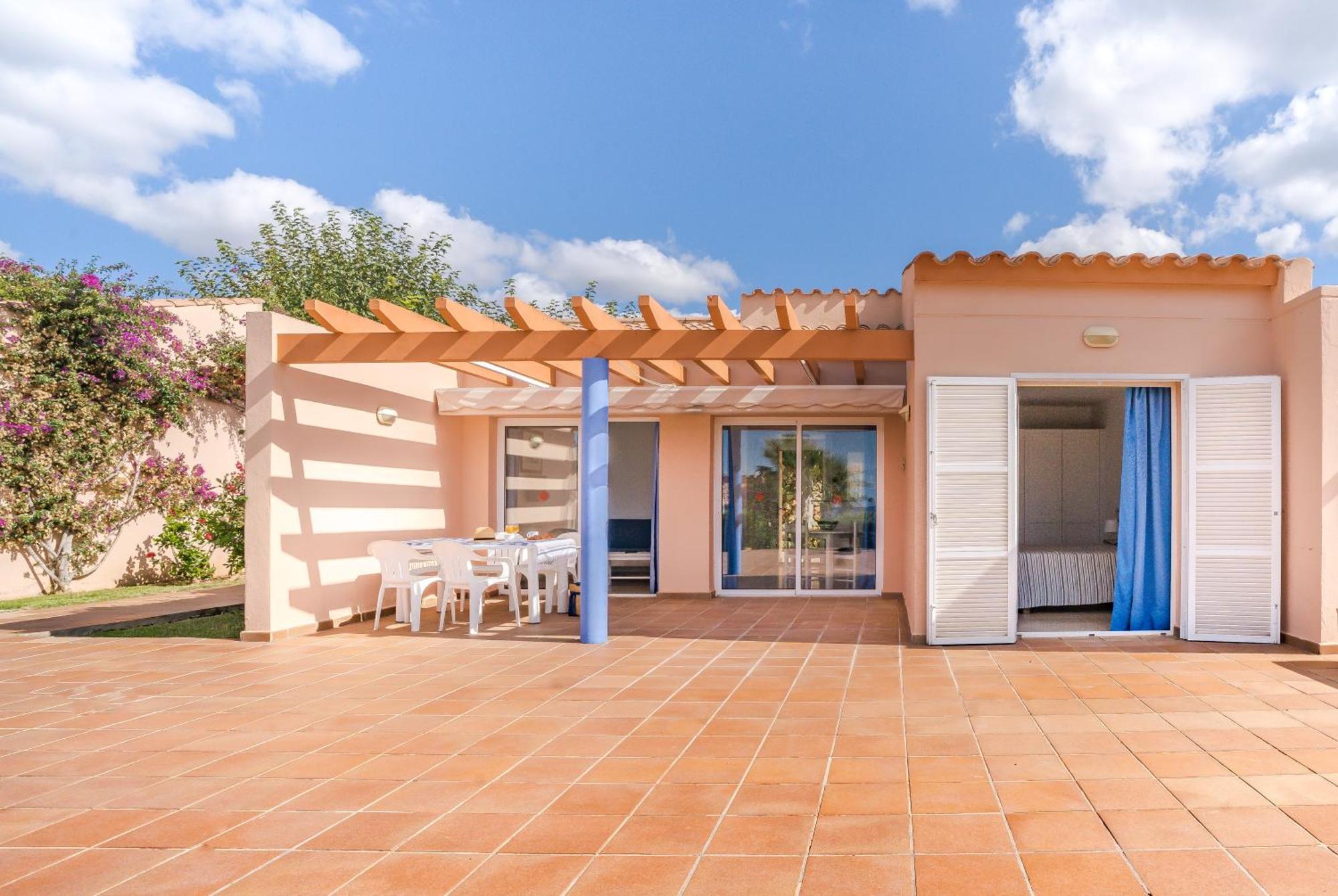 Apartamentos Mar Blau Son Bou Exterior photo