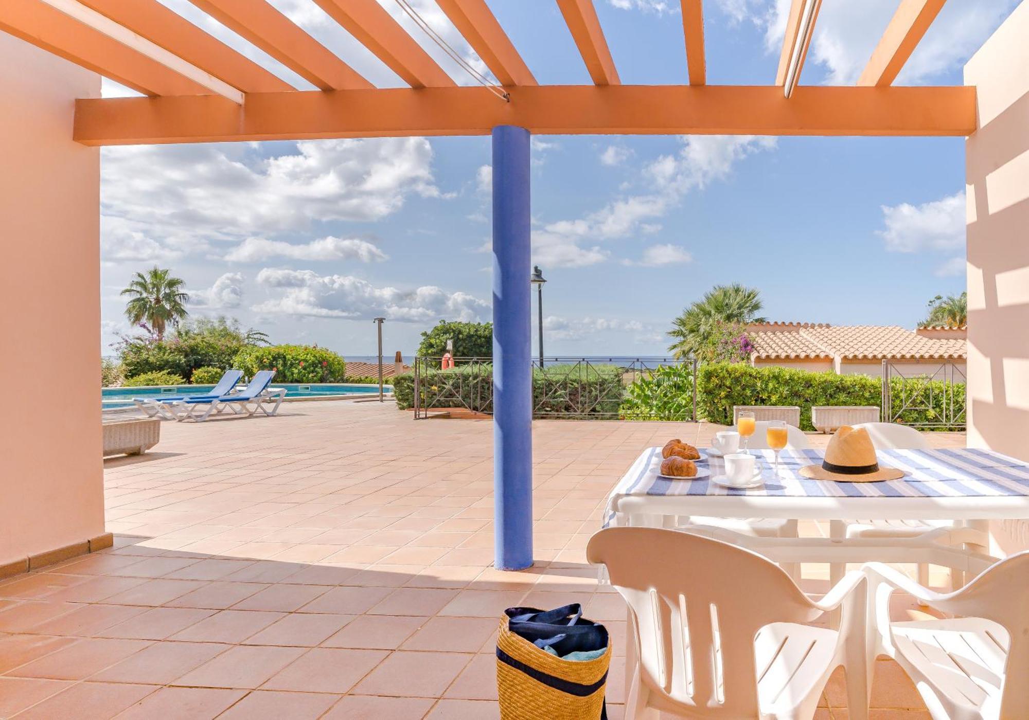 Apartamentos Mar Blau Son Bou Exterior photo