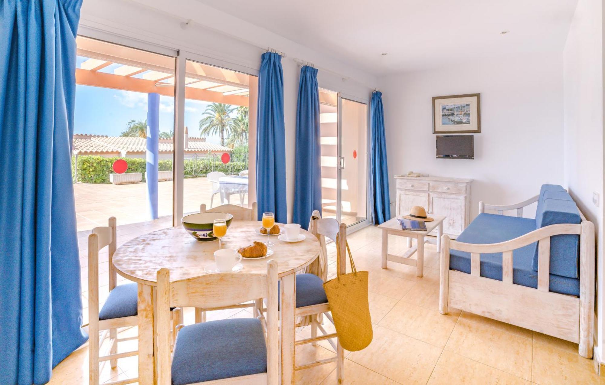 Apartamentos Mar Blau Son Bou Exterior photo