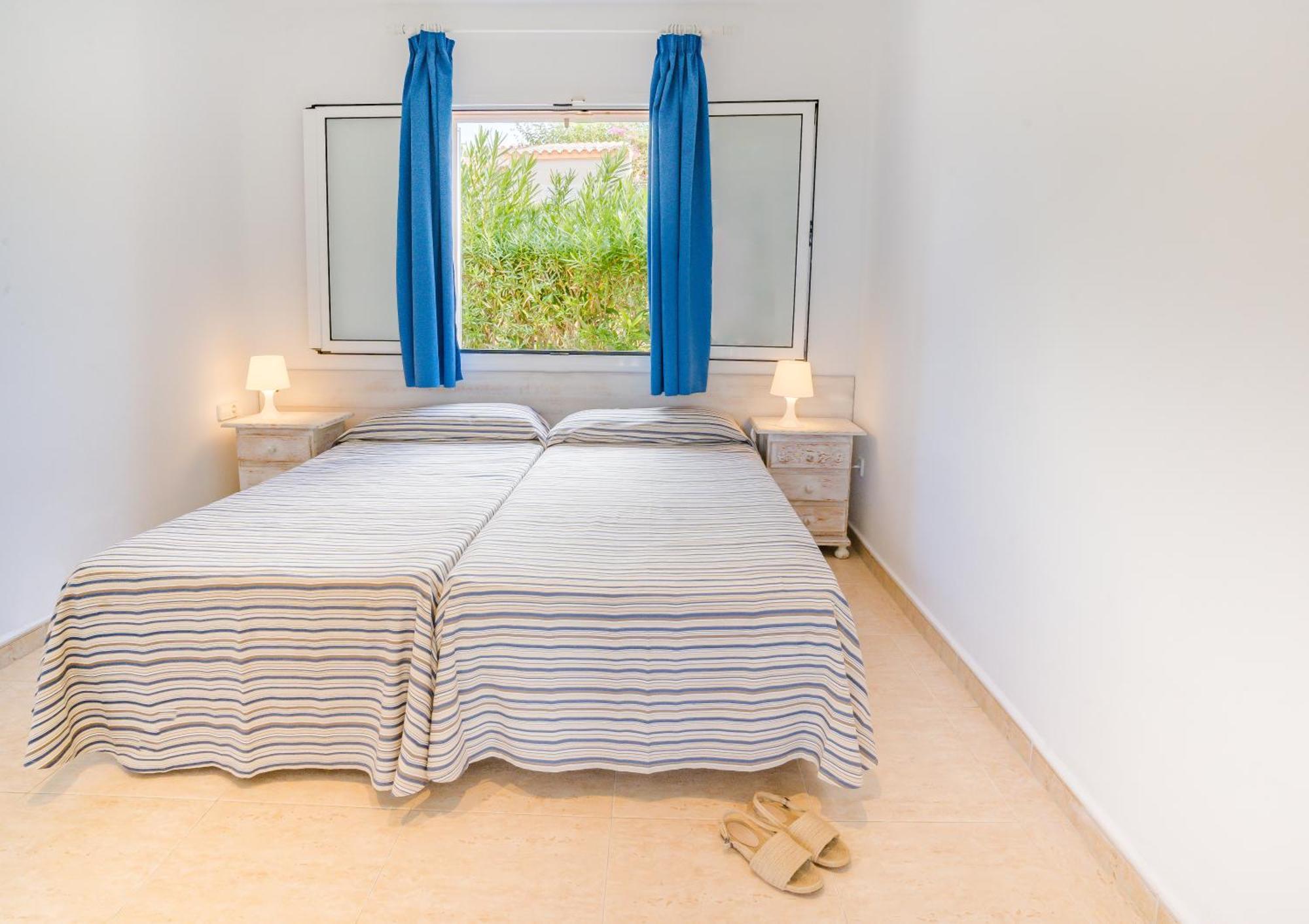 Apartamentos Mar Blau Son Bou Exterior photo
