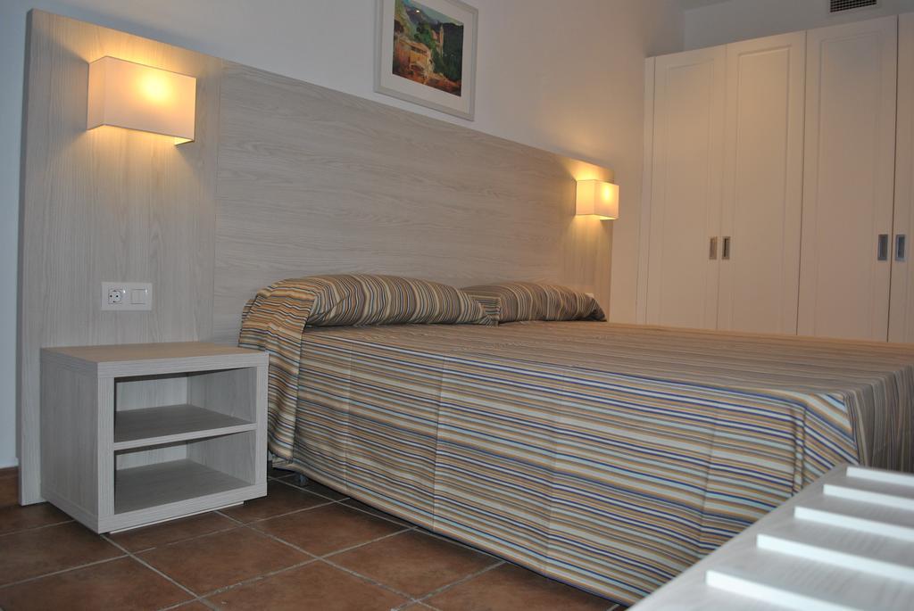 Apartamentos Mar Blau Son Bou Exterior photo