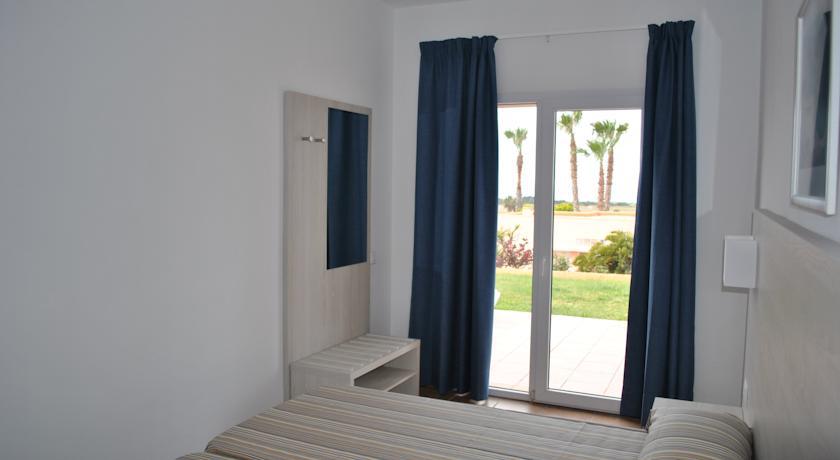 Apartamentos Mar Blau Son Bou Exterior photo